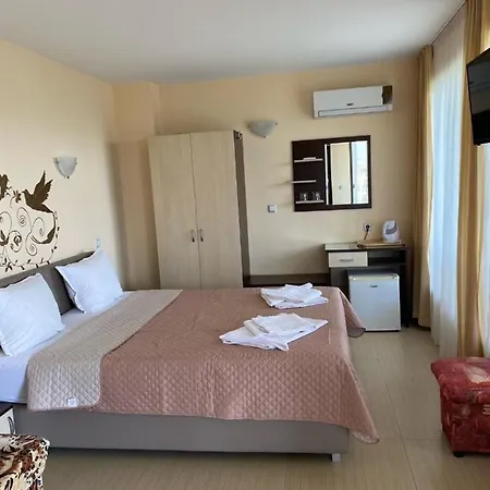 Casa de hóspedes Ivano 2*