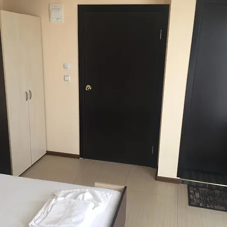 伊万诺宾馆 2*