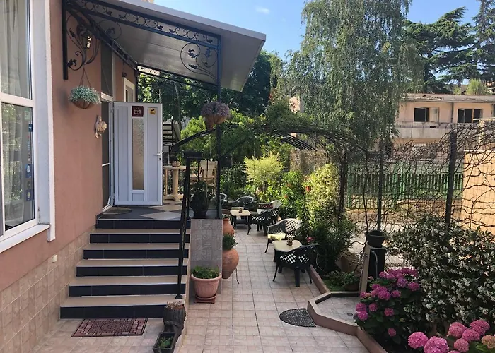 Ivano Guest house 2*